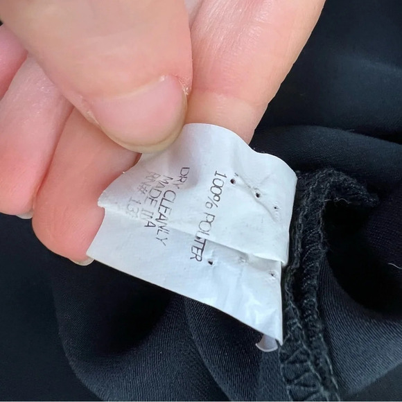 AMANDA UPRICHARD  black sleeveless cold shoulder classic top size medium B6 - Picture 7 of 7